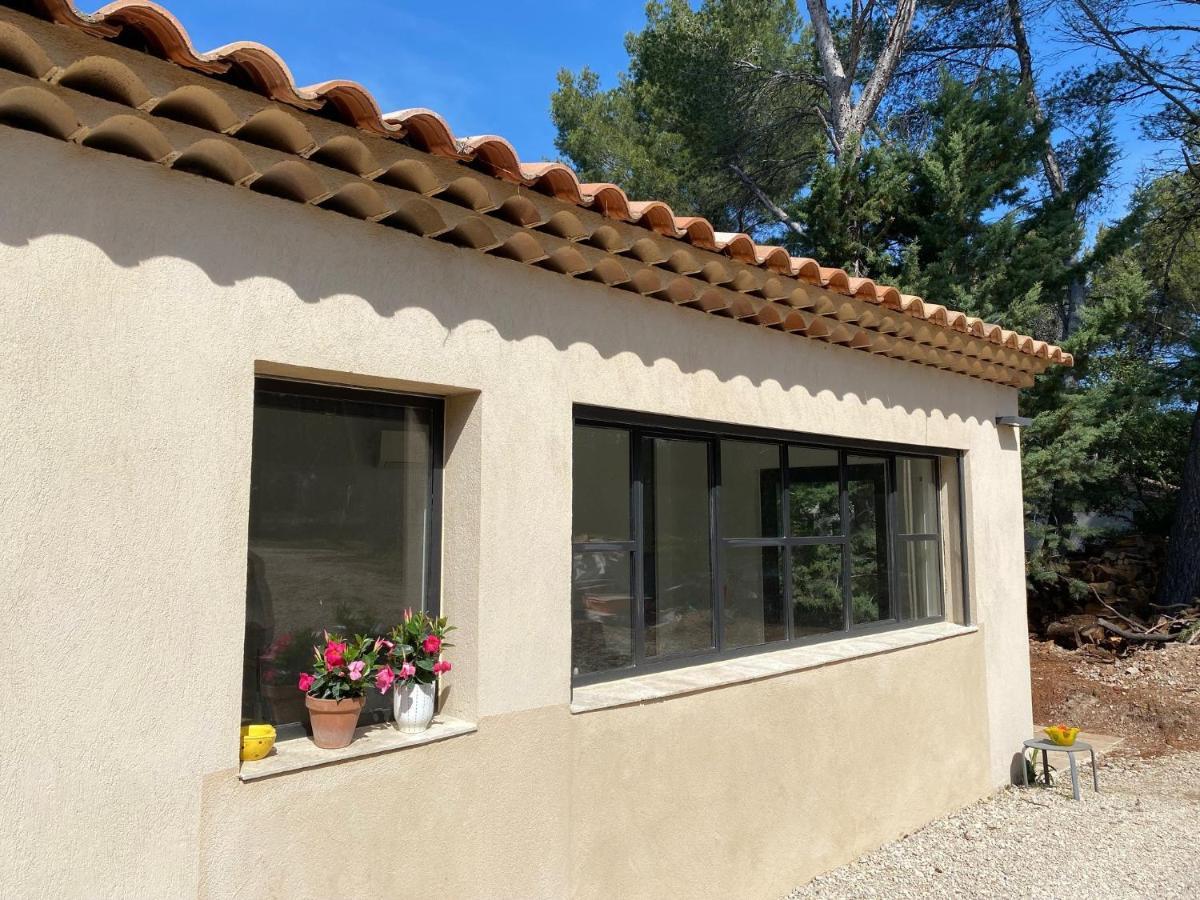 Maison dans la pinède Rognes Esterno foto