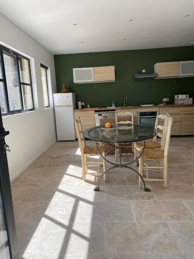 Maison dans la pinède Rognes Esterno foto