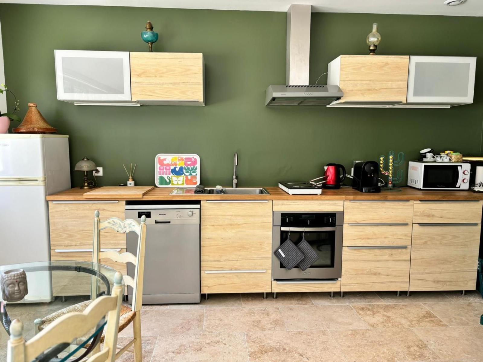 Maison dans la pinède Rognes Esterno foto